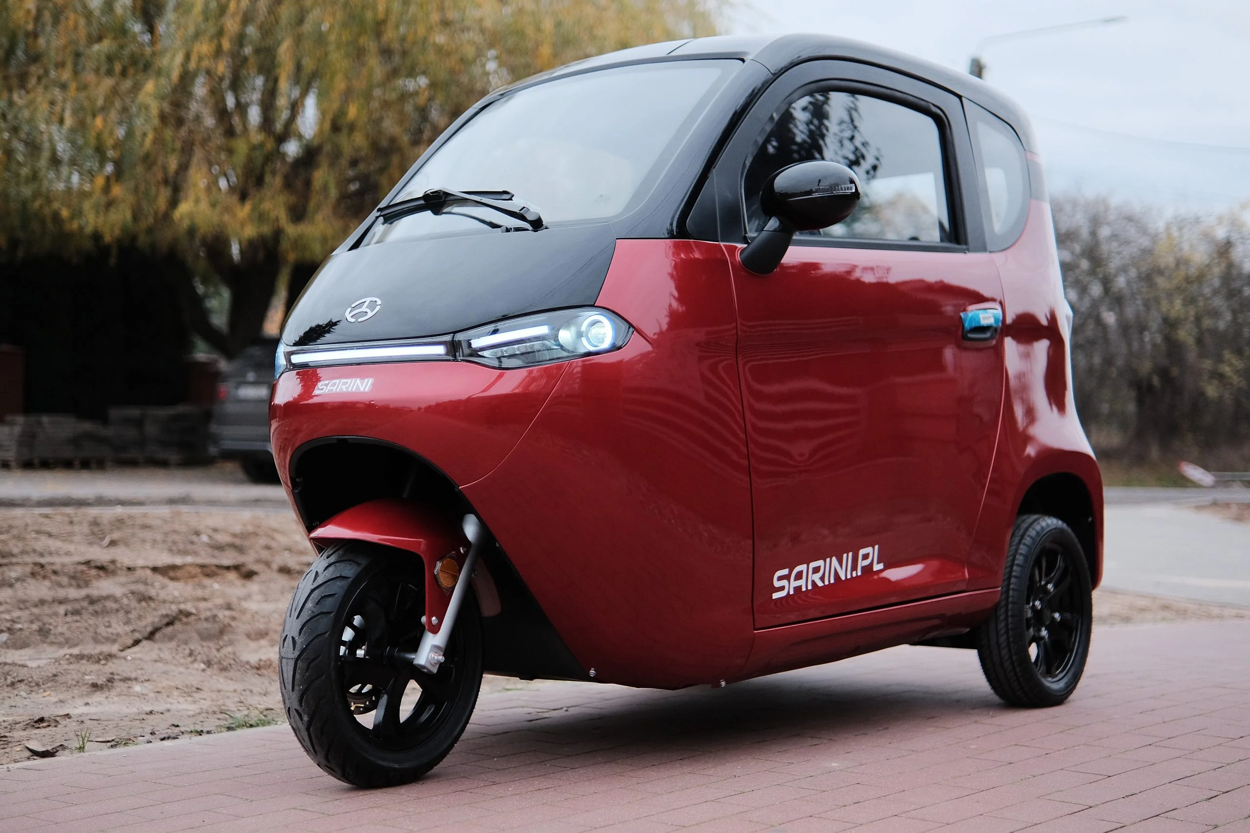 MINI SAMOCHÓD SARINI TITO Y ( 2000W ) - CZERWONO-CZARNY - obrazek 4